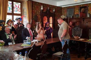 Gelebtes Brauchtum: Die 616. traditionelle Deidesheimer Geißbockversteigerung