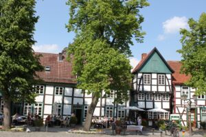 Bad Essen - Kirchplatz mit Kleinem Haus