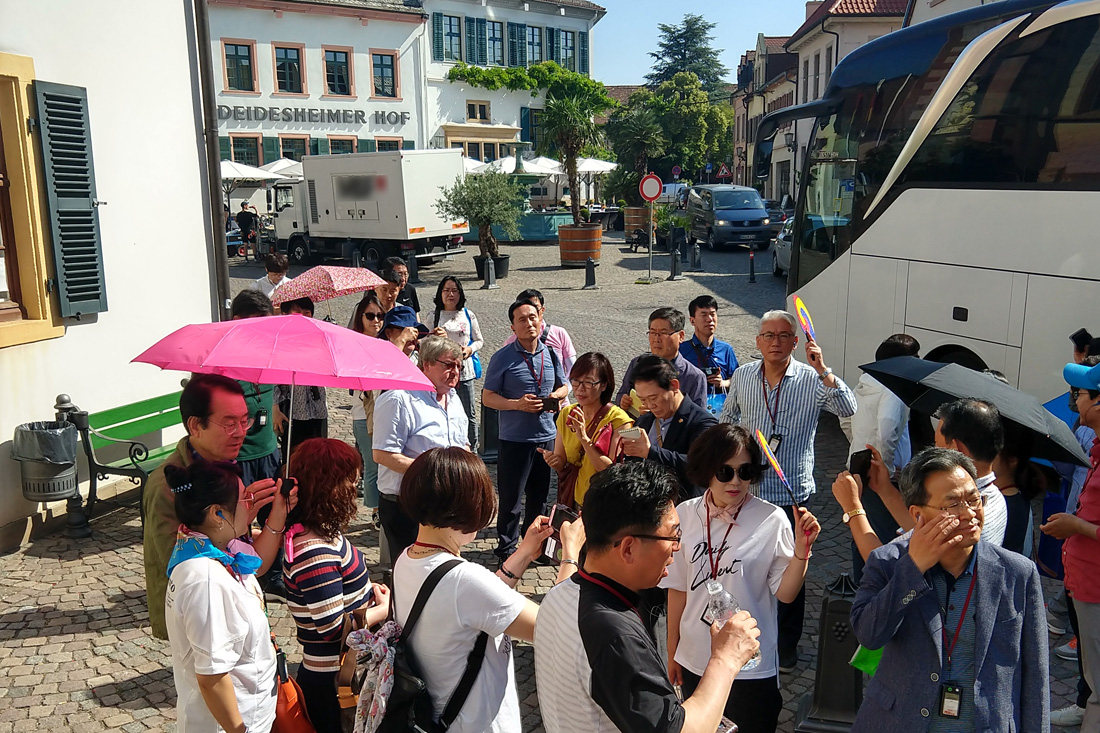 Südkoreanisches cittaslow-Netzwerk zu Gast in Deidesheim